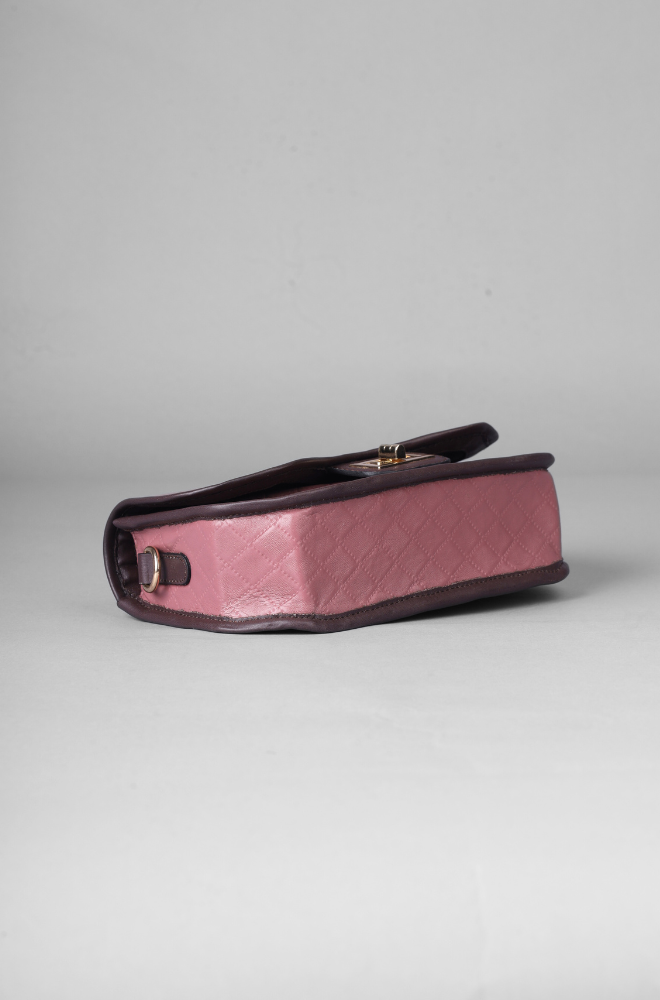 QUILTED SLING